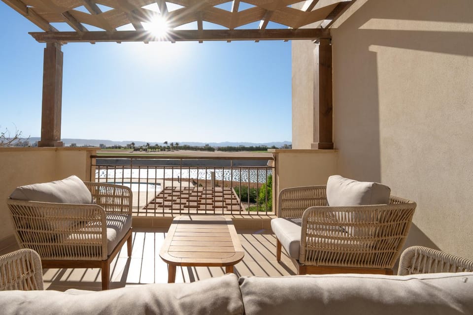 View (from property/room), Balcony/Terrace, Lake view