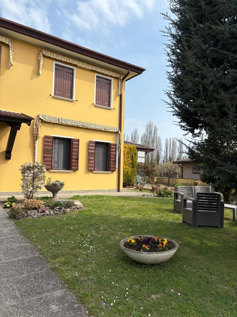 Property building, Garden