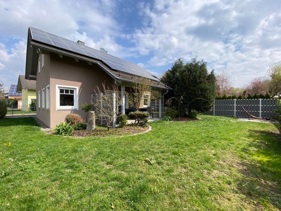Property building, Garden, Garden, Garden view, Garden view