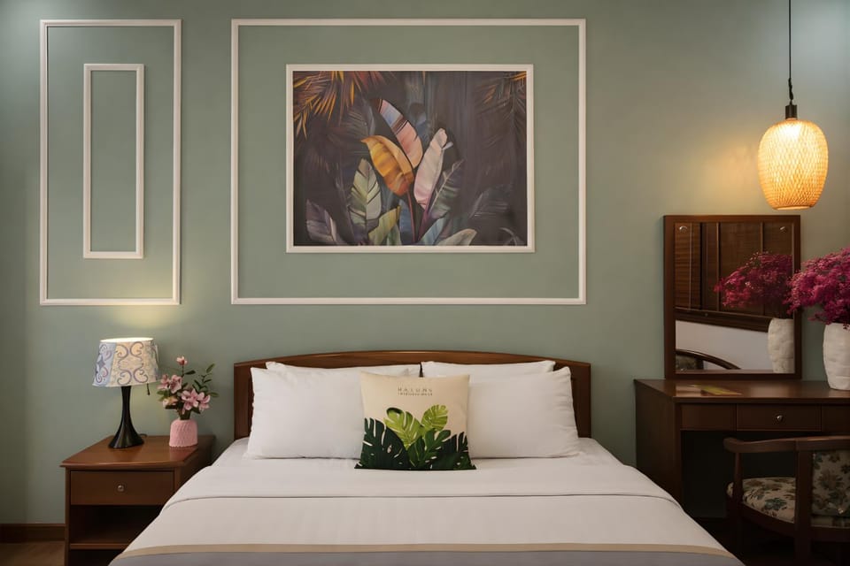 Bed, Photo of the whole room, Decorative detail, Bedroom