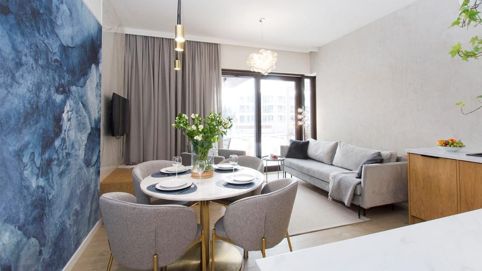 View (from property/room), Living room, Dining area
