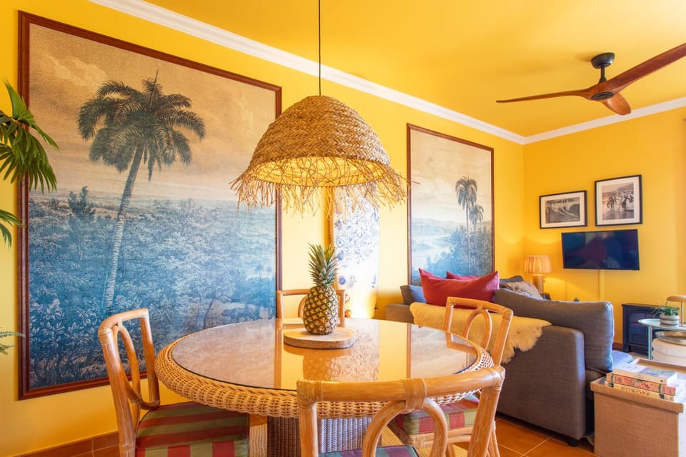 Pineapple Suite Apartment in Faro District