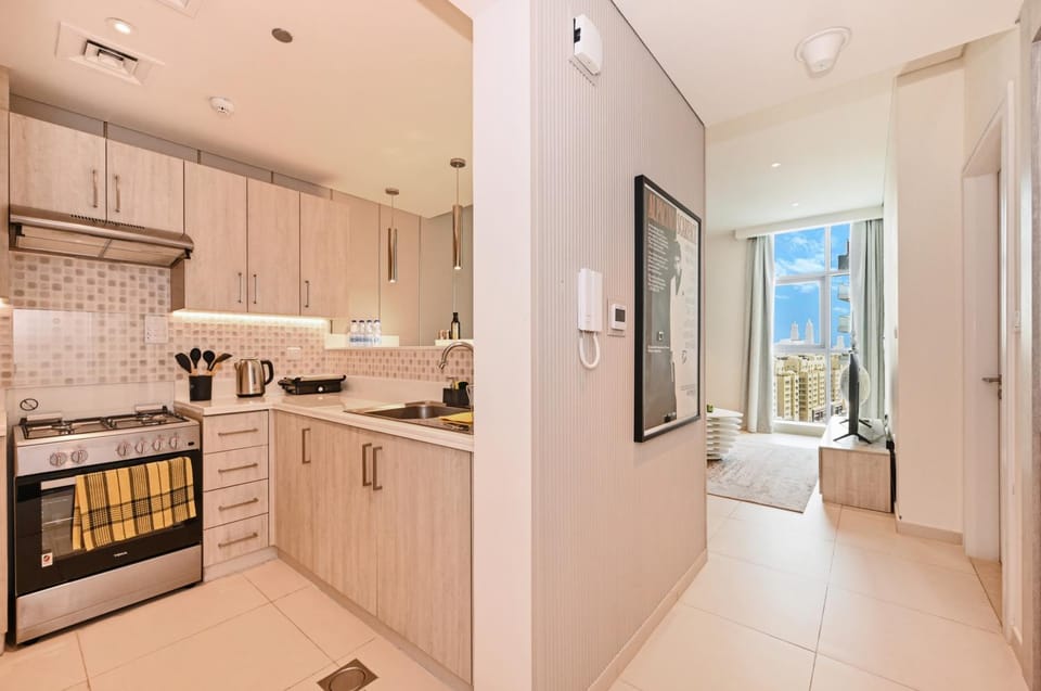 Kitchen or kitchenette, oven, stove