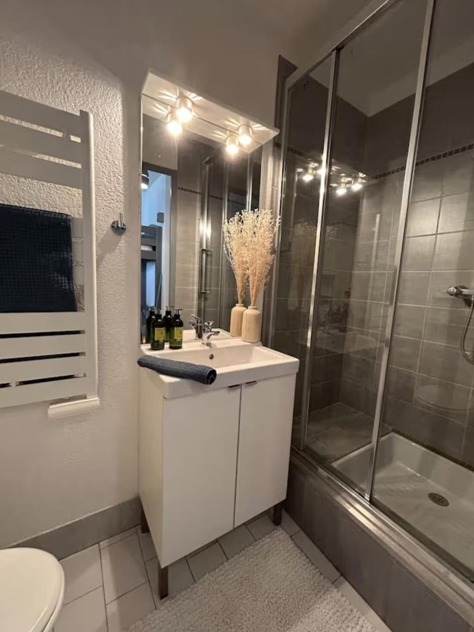 Shower, Toilet, Bathroom, washing machine