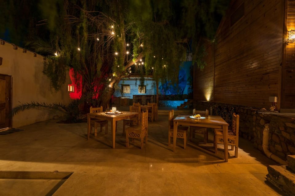 Night, Seating area