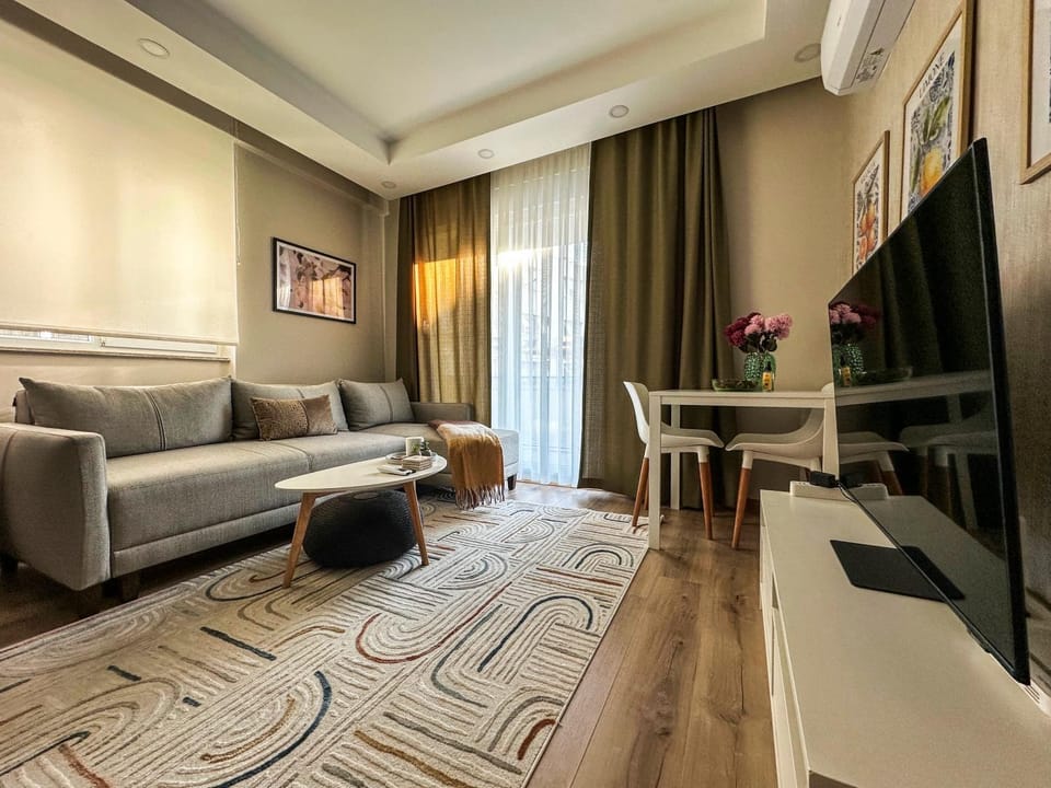 TV and multimedia, Living room, Dining area, internet