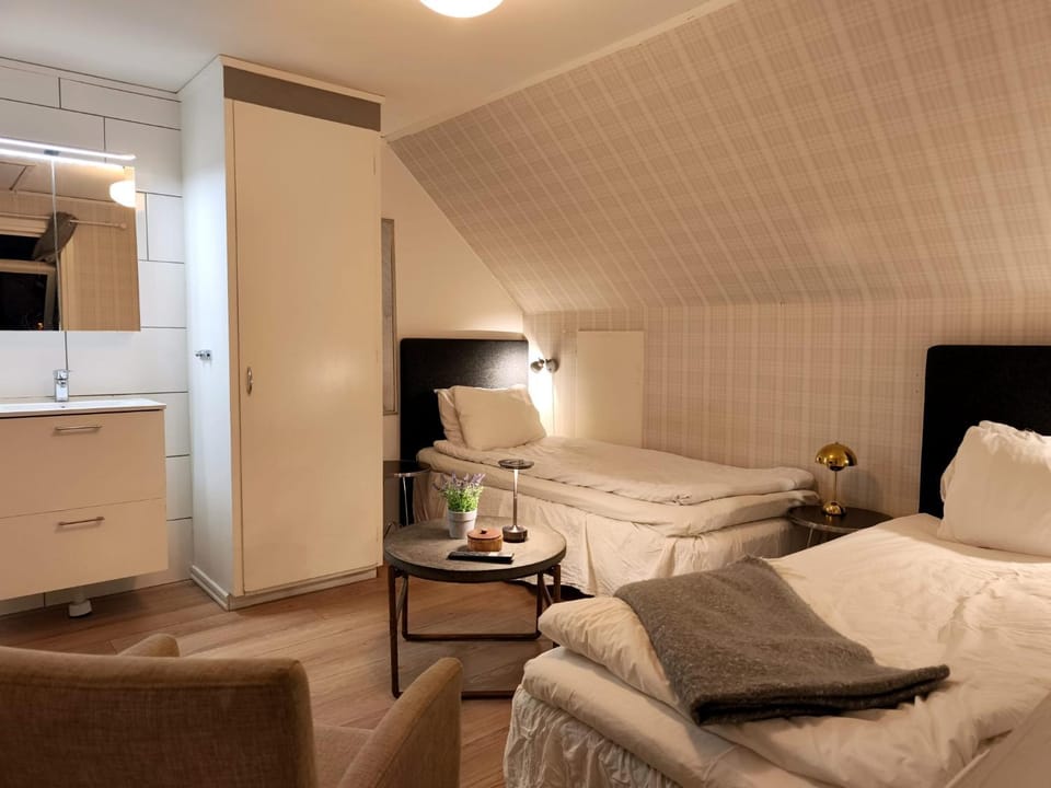 Property building, Bed