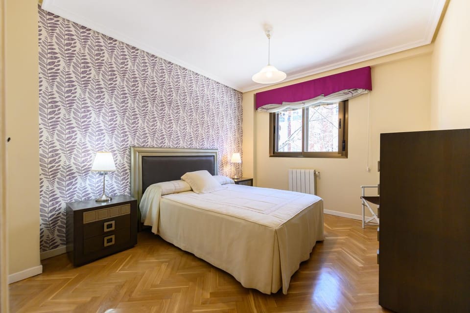 TAM82D - Amplio piso de 2 dormitorios en Madrid - Alquiler temporal Apartment in Madrid