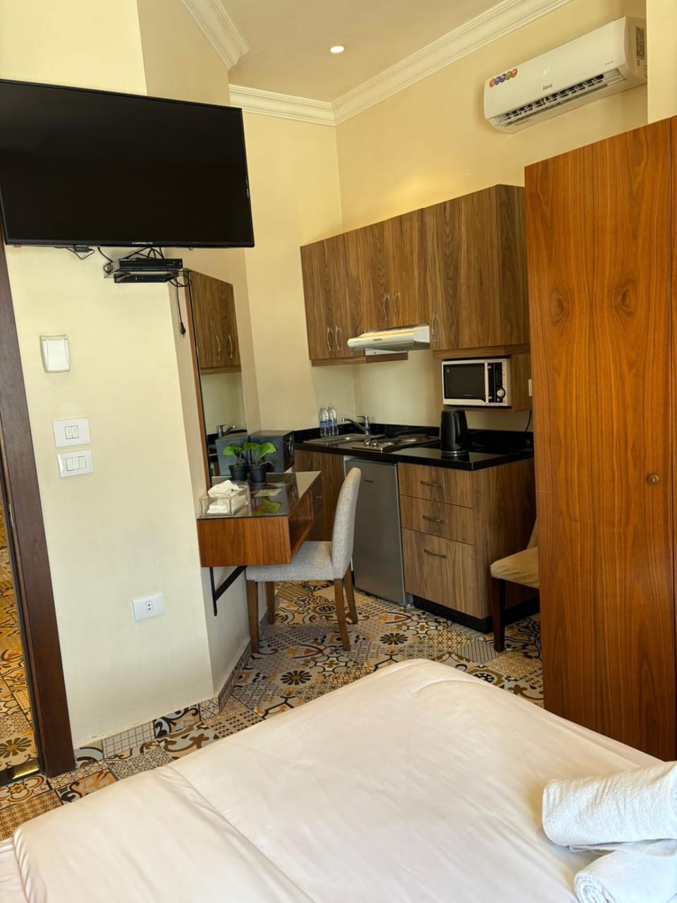 Mar Mkhayel Studios Apartment in Africa