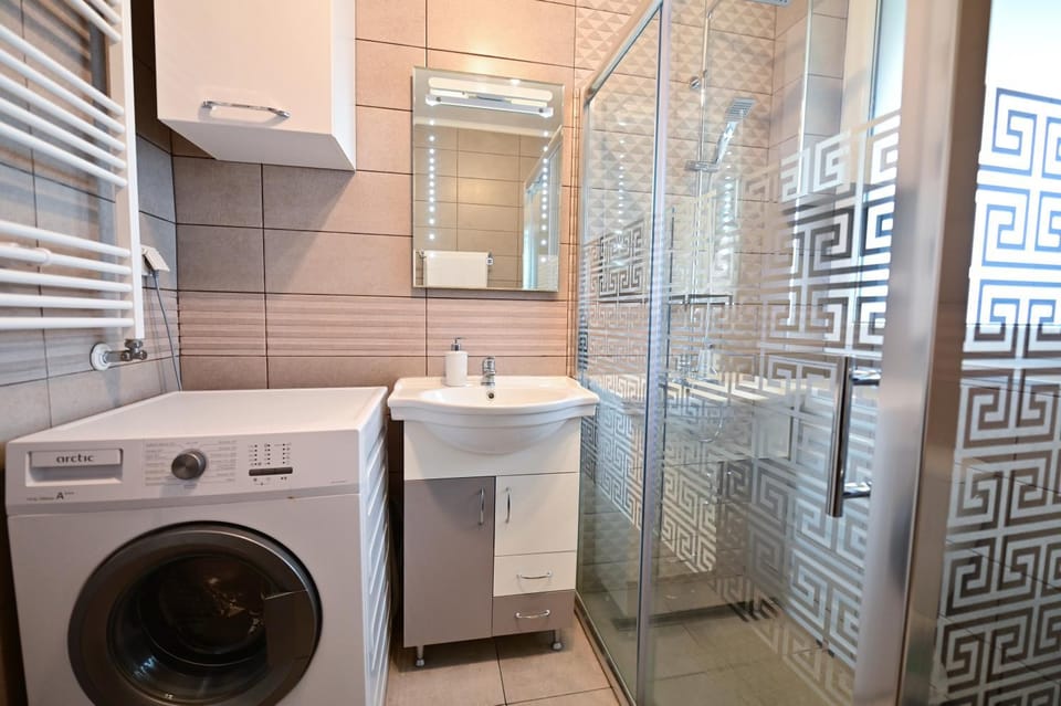 FLH - Binder Lake View with AC Apartment in Sibiu