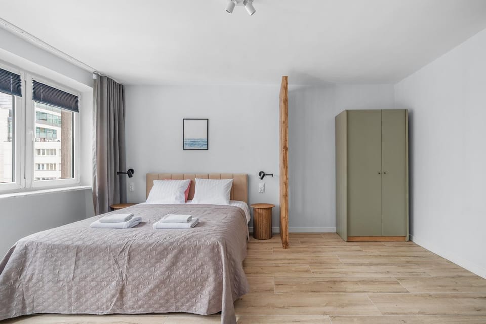 Seating area, Bedroom, wardrobe