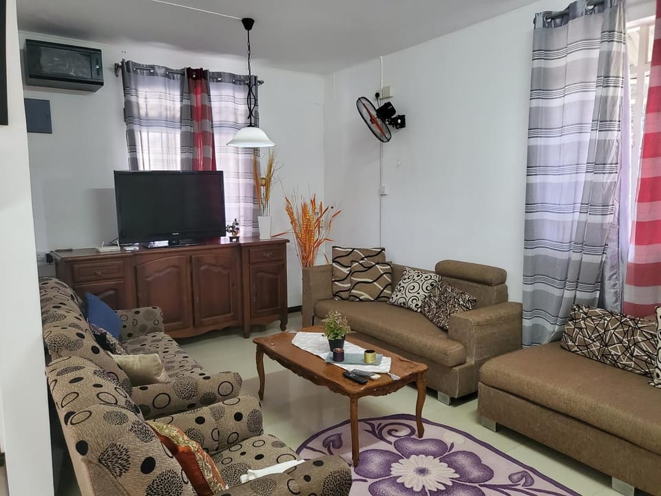 Communal lounge/ TV room, TV and multimedia