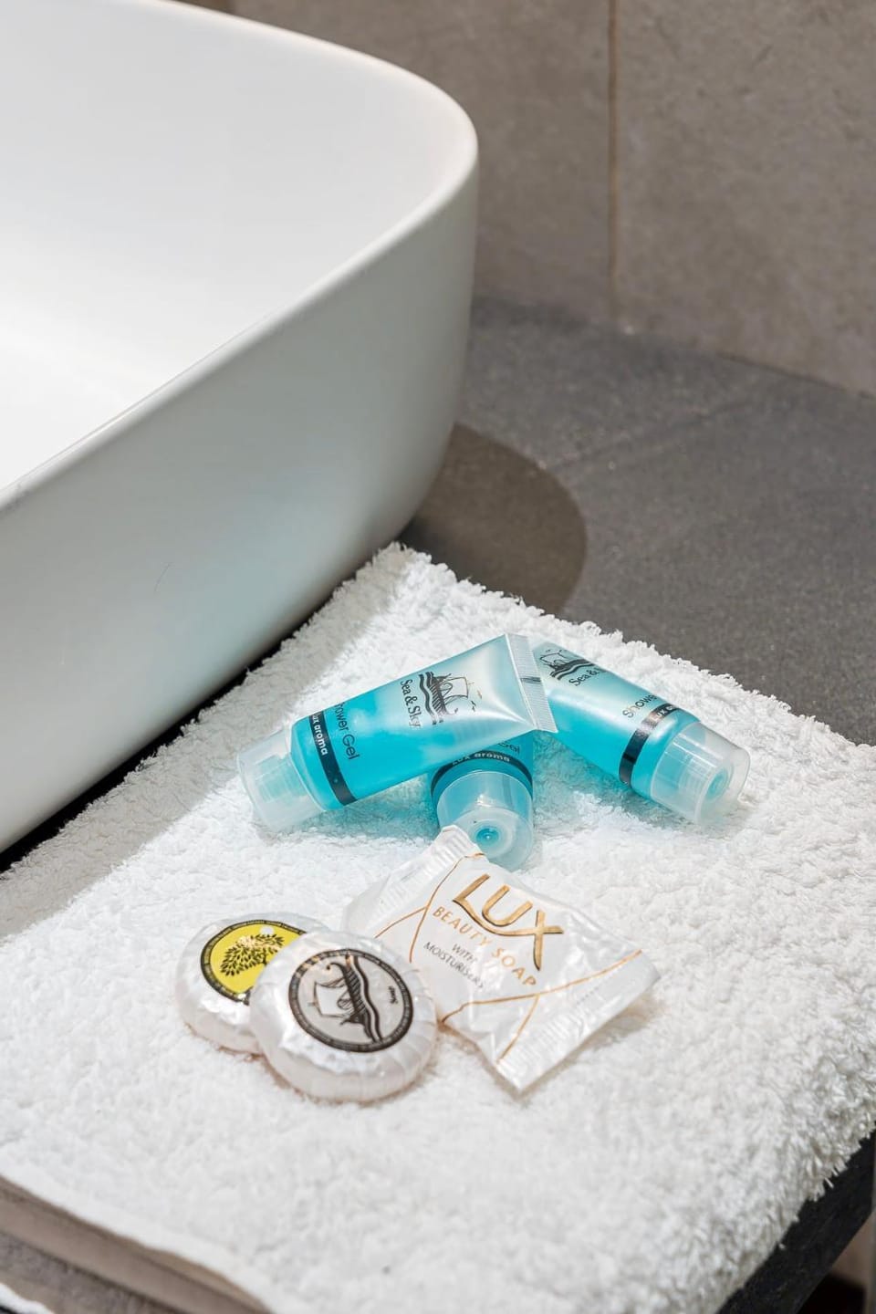 Shower, Bathroom, towels