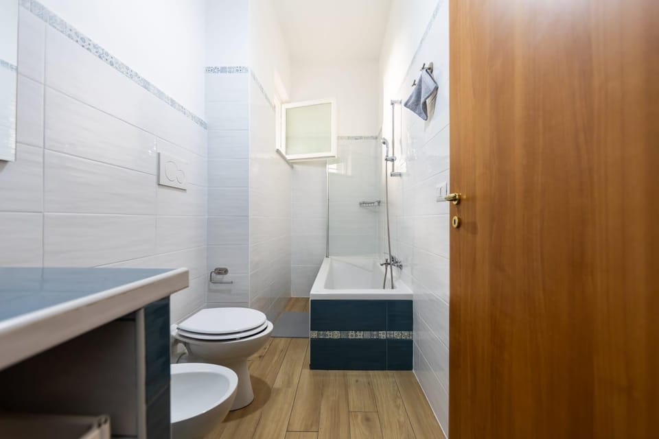 Bathroom, Bath
