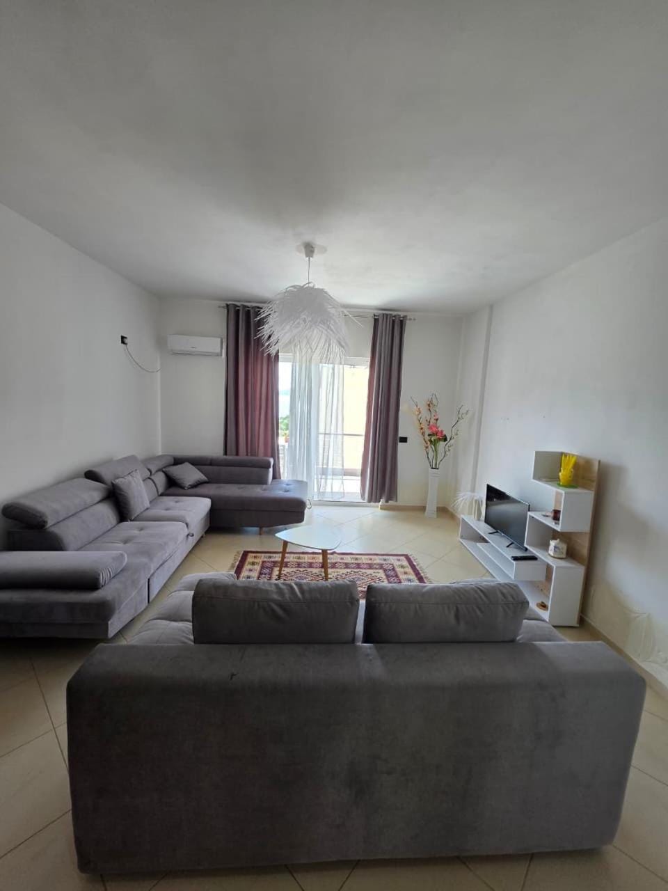 Bed, Living room, Seating area