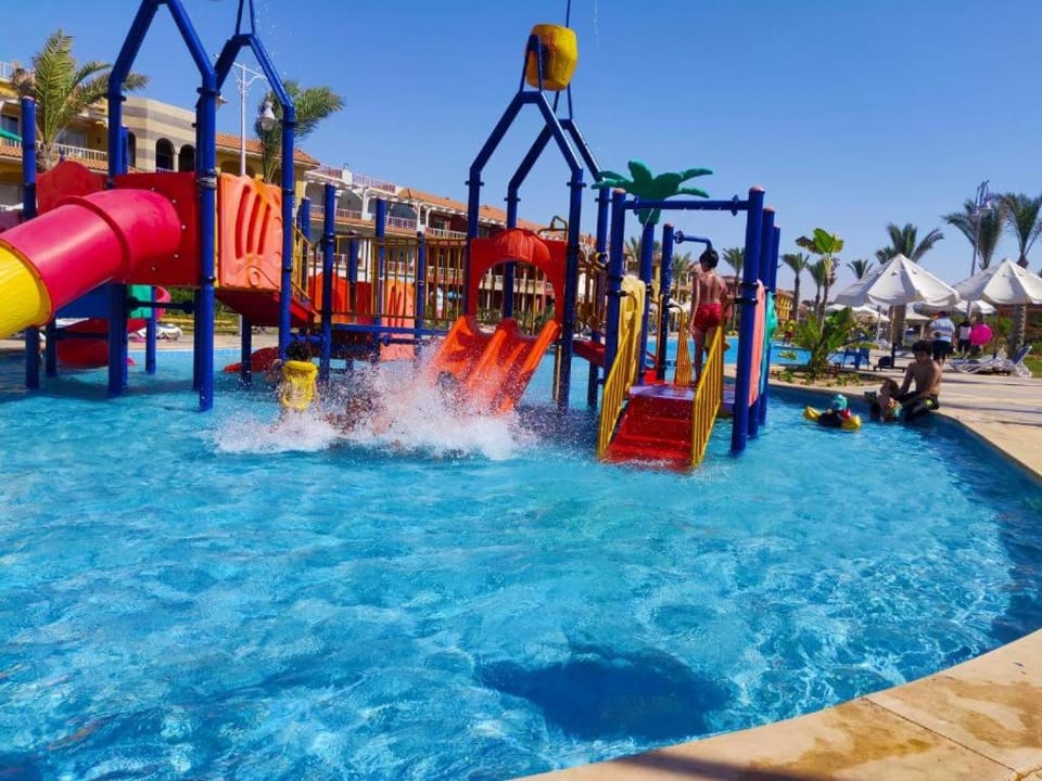 Aqua park, Swimming pool