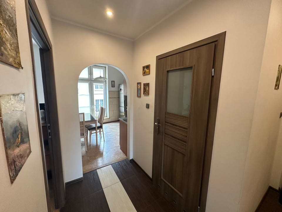 Rooms with shared bathroom and kitchen in center of Old Town Hostel in Gdansk