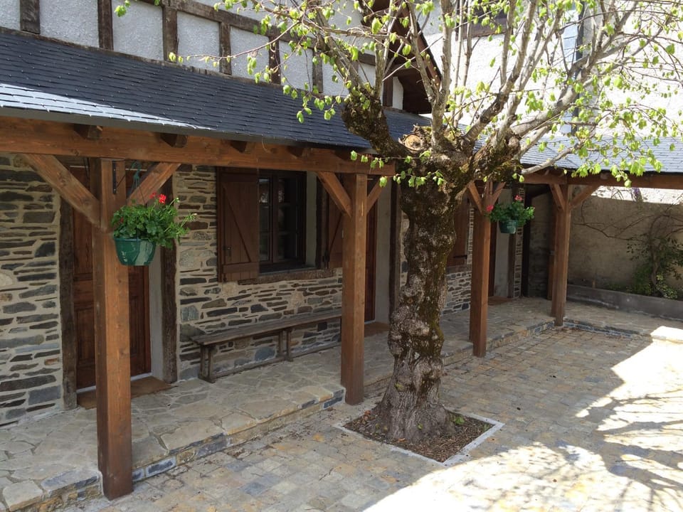 Facade/entrance, Day