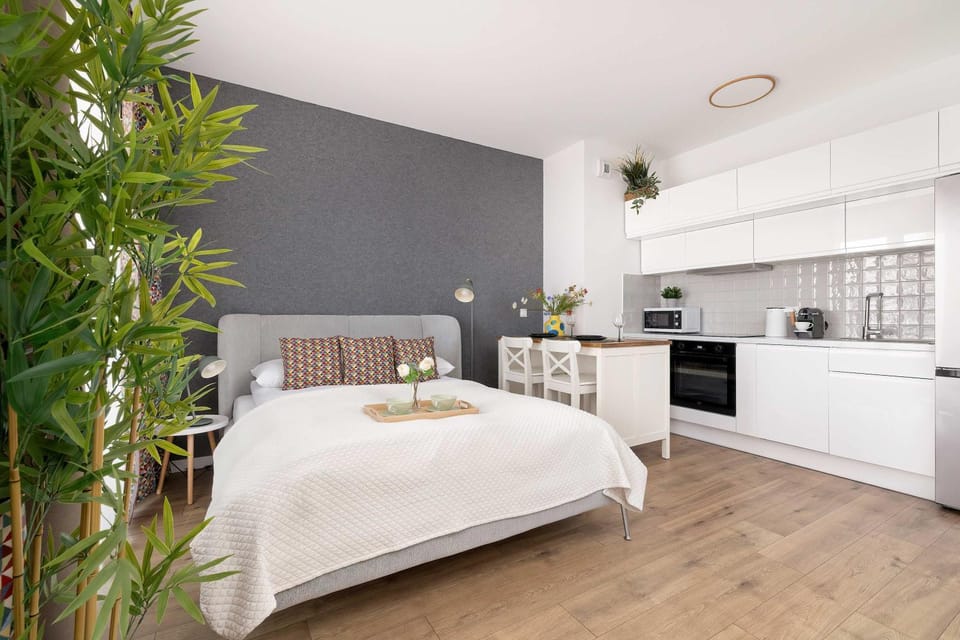 Bed, Kitchen or kitchenette