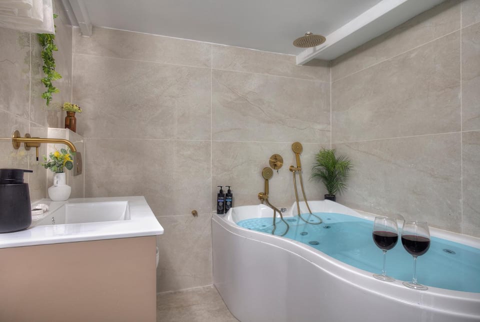 Hot Tub, Hot Tub, Bathroom, Bath