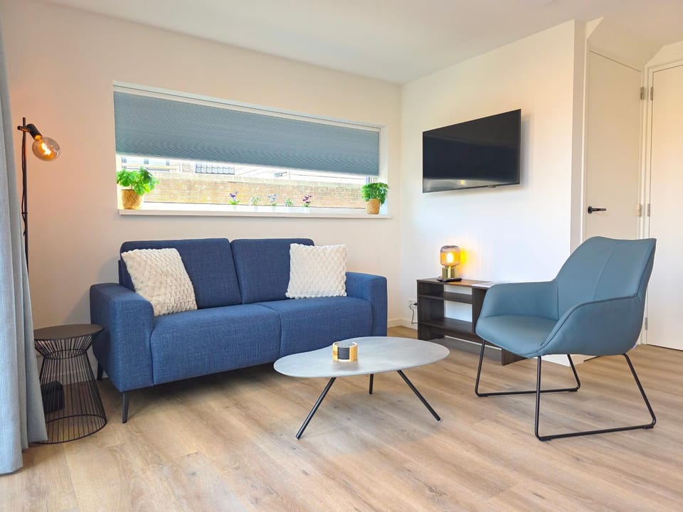 TV and multimedia, Seating area