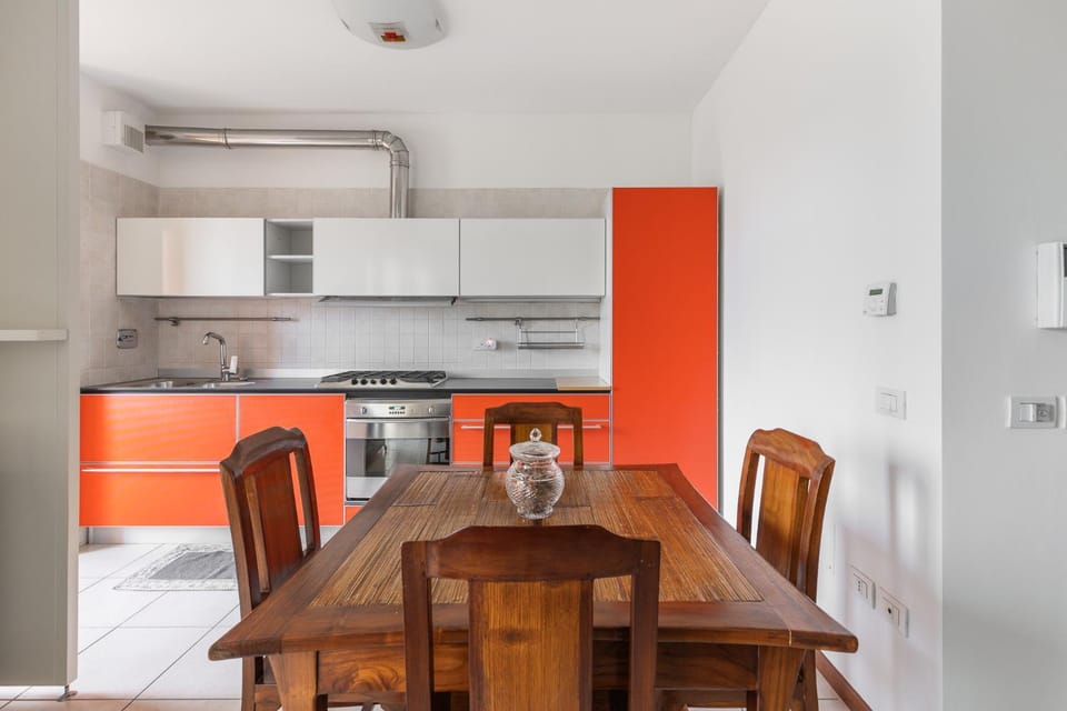 Dining area, kitchen