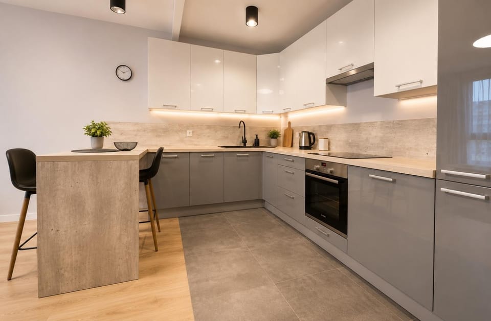 Kitchen or kitchenette, dishwasher, stove