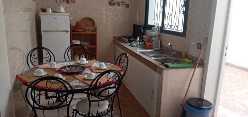 Coffee/tea facilities, Seating area, Dining area, Breakfast, oven