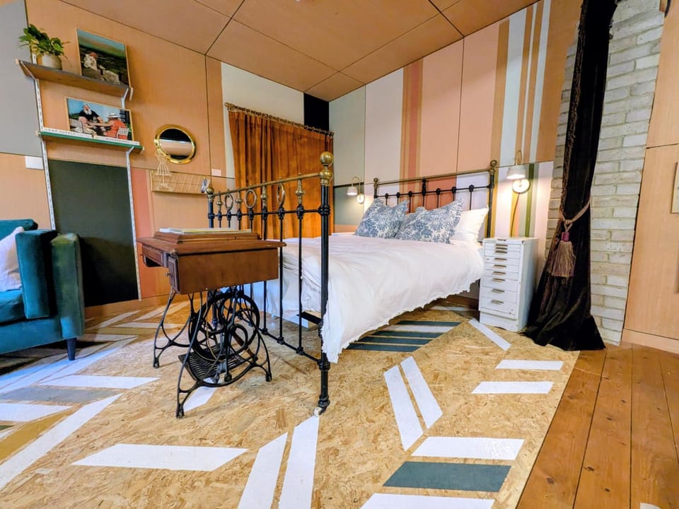 Woodside Studio Apartment in Mid Sussex District