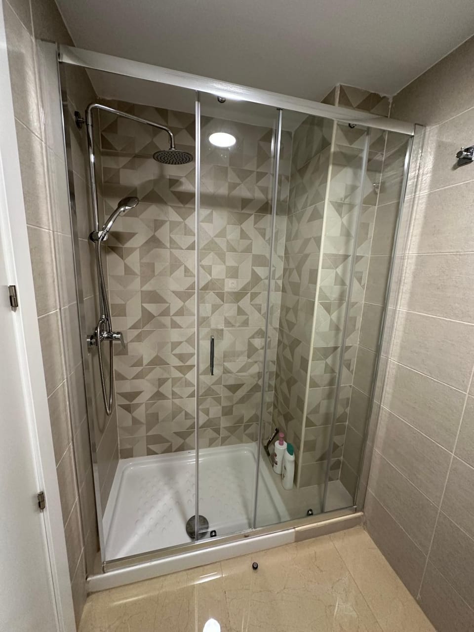 CJ105 Ciudad Jardin I, Deluxe ServHouse Apartment in Valencian Community