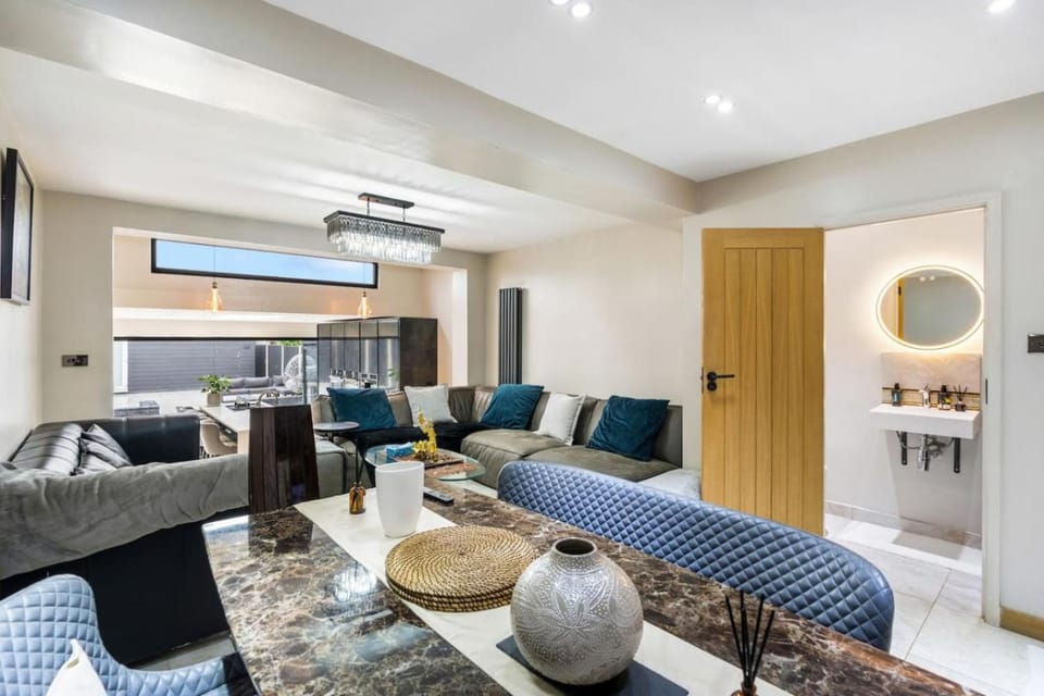 TV and multimedia, Living room, Seating area