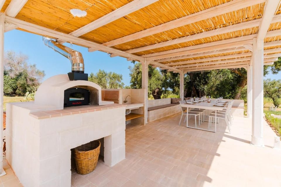 BBQ facilities, Dining area