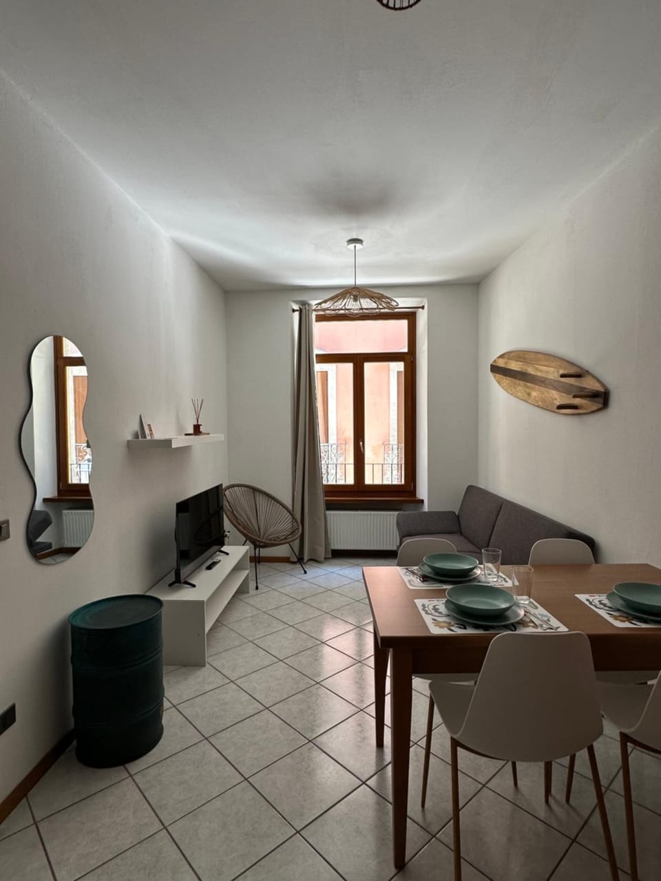 Living room, Dining area