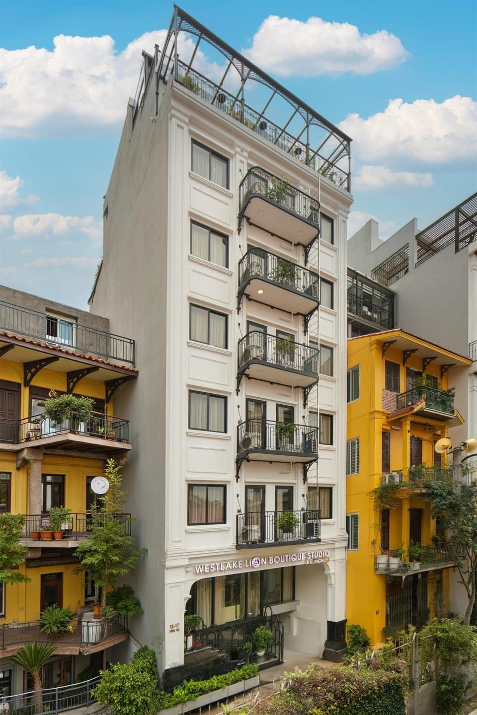 Property building, City view