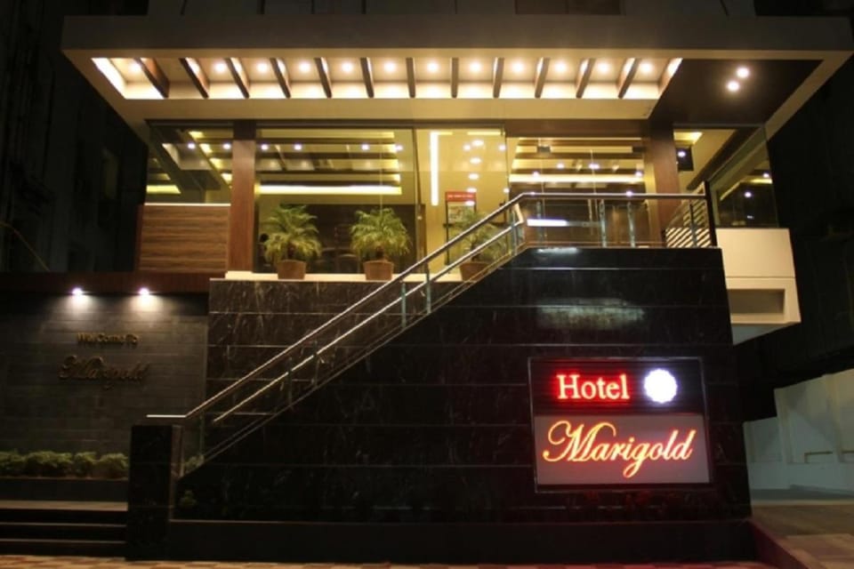 Facade/entrance, Night