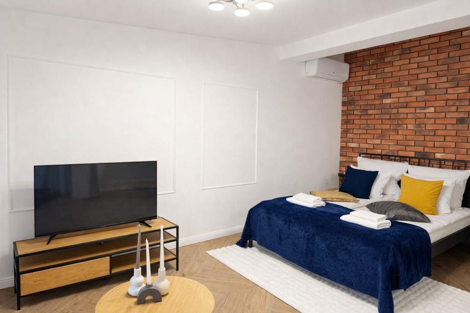 Bed, TV and multimedia, Photo of the whole room, Evening entertainment, towels