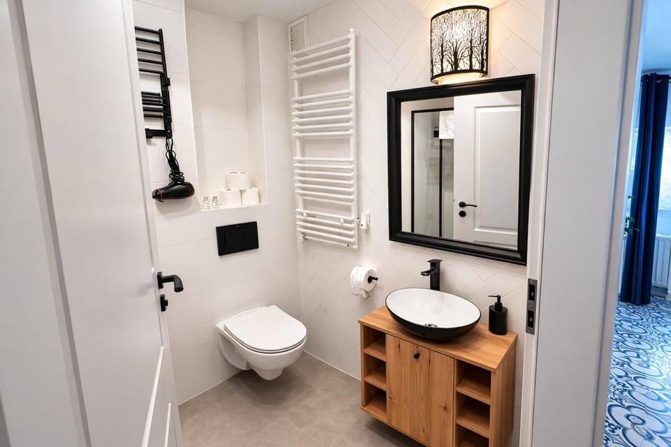 Shower, Toilet, Bathroom, towels