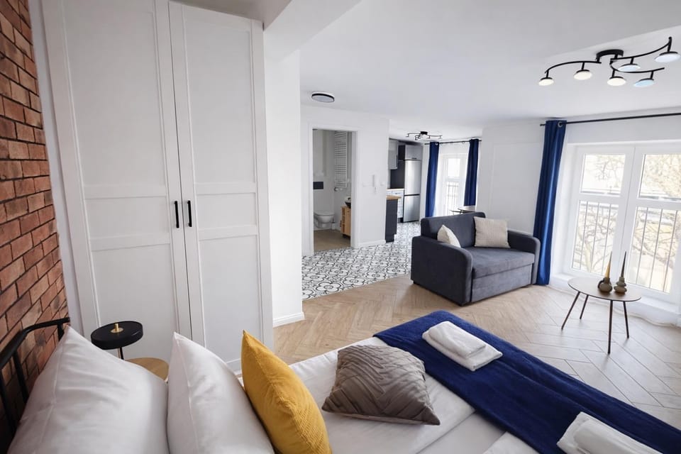 Bed, Photo of the whole room, Seating area, Bedroom, wardrobe