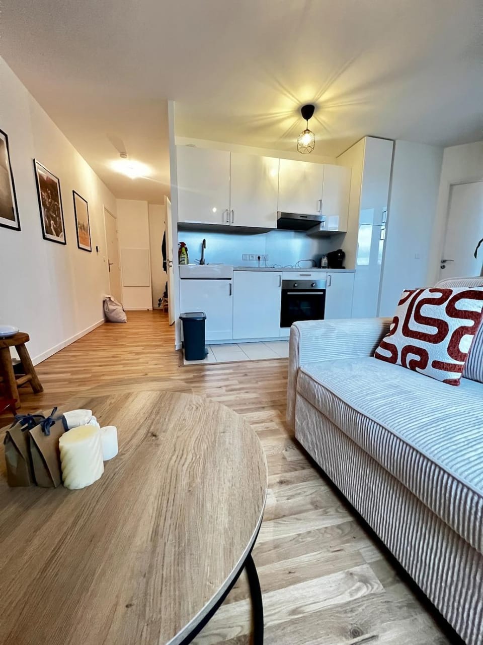 Modern Apartment Near Paris & Orly Pvt Parking Apartment in Île-de-France