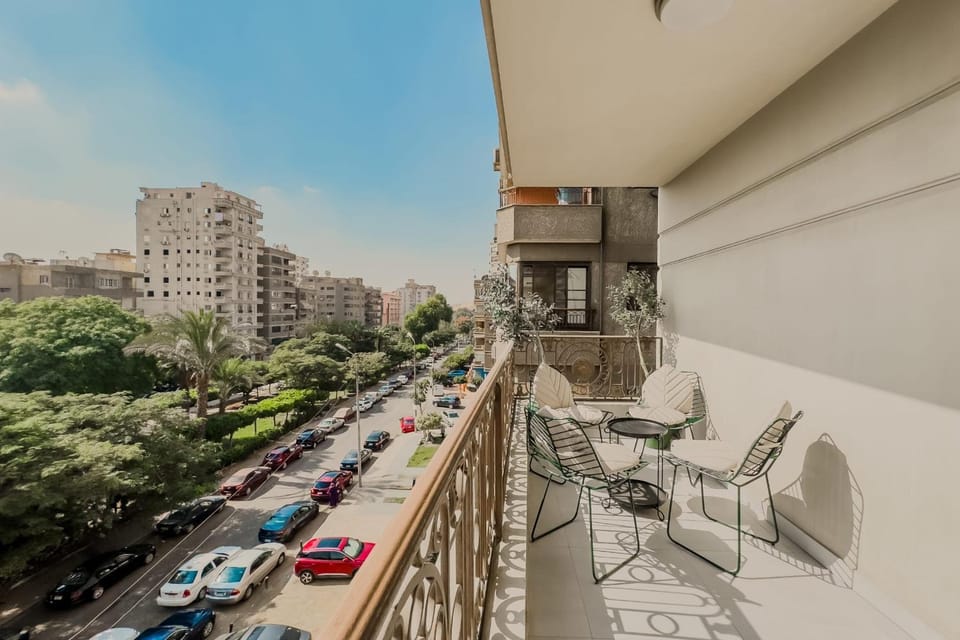 The 3BDR Avant-garde Residence 5 min to Airport Apartment in Cairo Governorate
