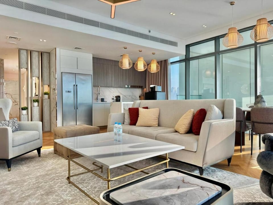 Modern 3bdr in Emaar Beachfront Beach Vista Apartment in Dubai