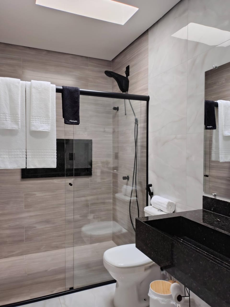 Shower, Bathroom, towels