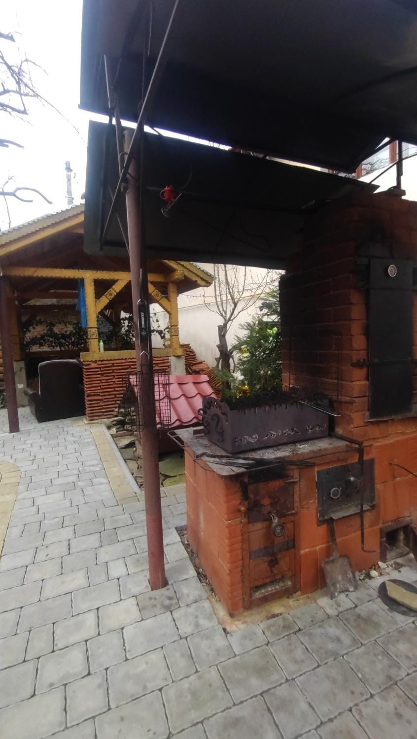 BBQ facilities, Inner courtyard view, pet friendly