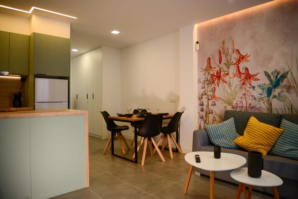 Kitchen or kitchenette, Living room