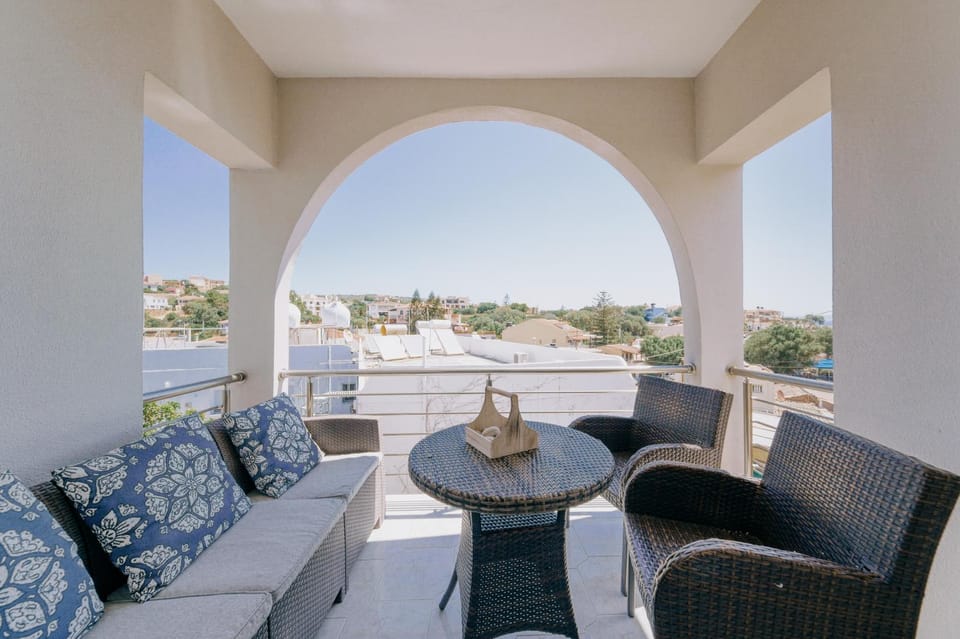 Natural landscape, View (from property/room), Balcony/Terrace