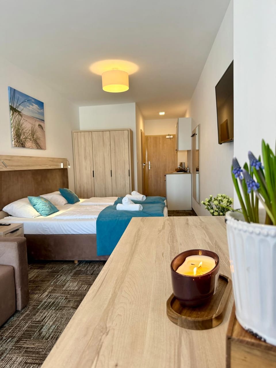 Bed, Photo of the whole room