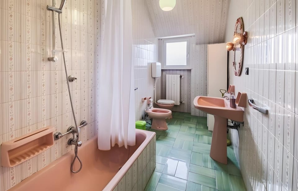 Bathroom, Living room