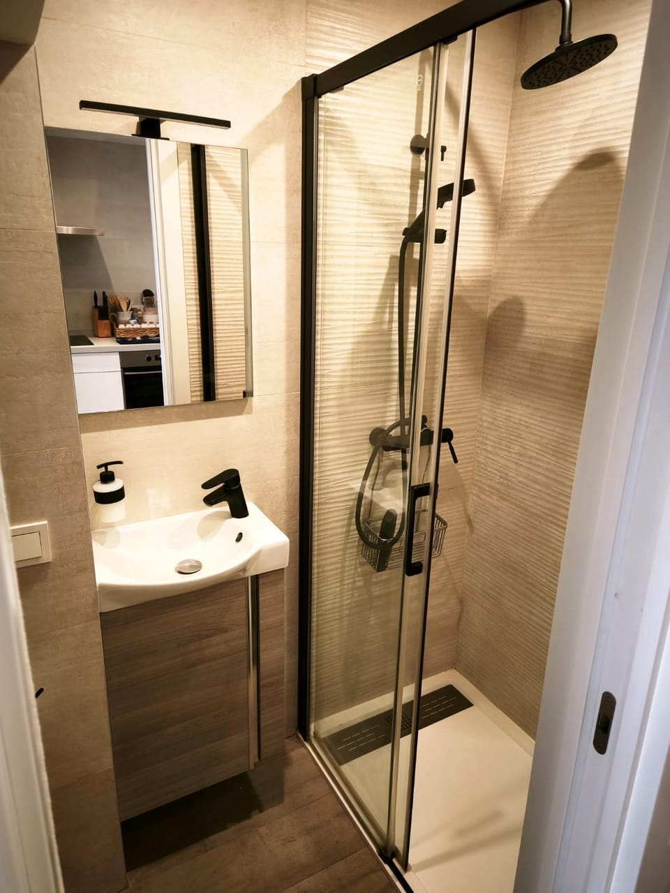 Shower, Bathroom, towels