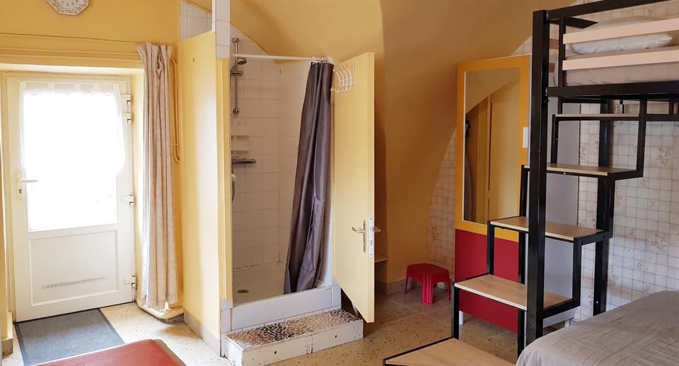 Studio cozy à Aydat avec air conditionné, 26 m² Apartment in Auvergne-Rhône-Alpes