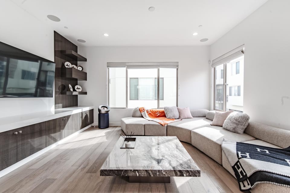 TV and multimedia, Living room, Seating area